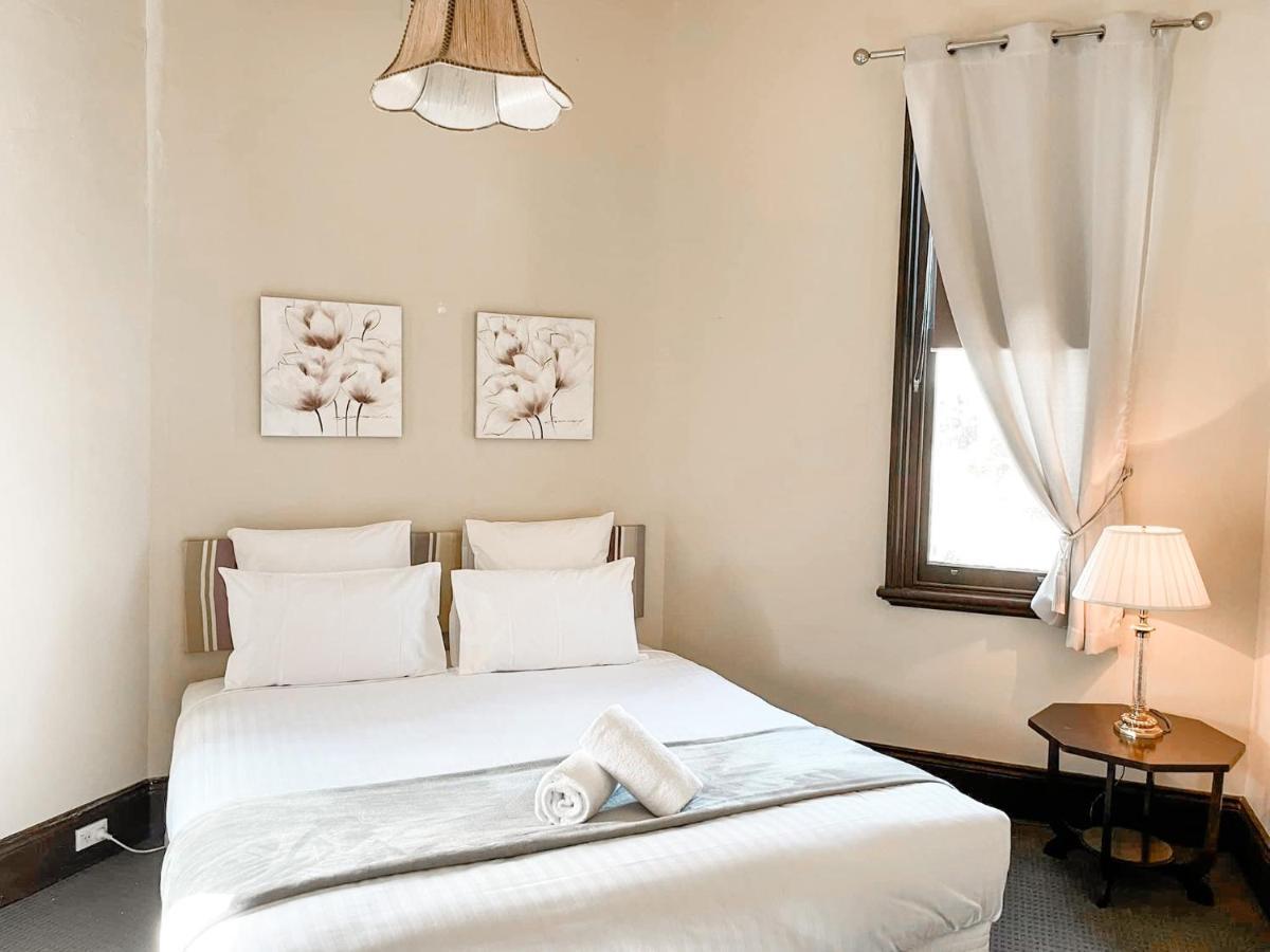 Neath Hotel מראה חיצוני תמונה