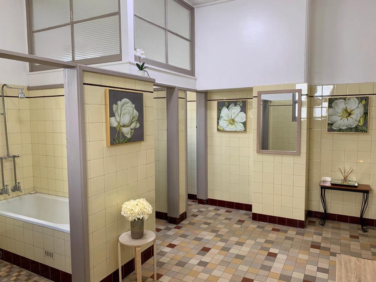 Neath Hotel מראה חיצוני תמונה